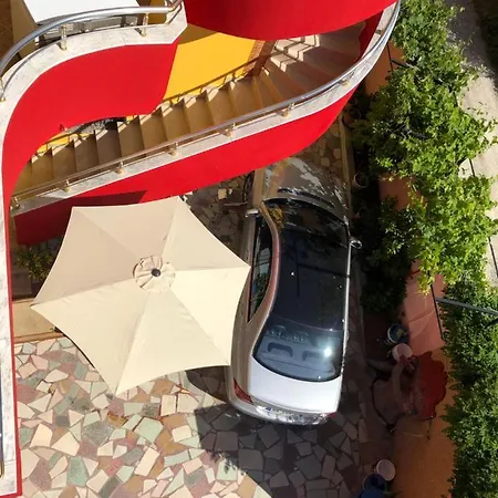 Konukevi Murati Dıraç